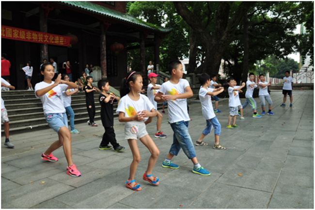 【佛山中；帷俊盎断餐Щ帷2015「中国外洋」内地香港学生夏令营”圆满举行